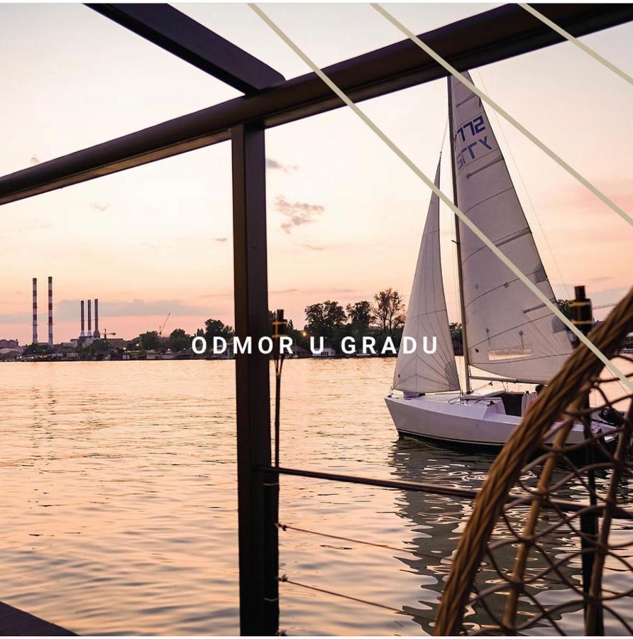 Ada Moment Splav- Kuca Na Reci Beograd- Floating House On Sava River ,Belgrado Buitenkant foto