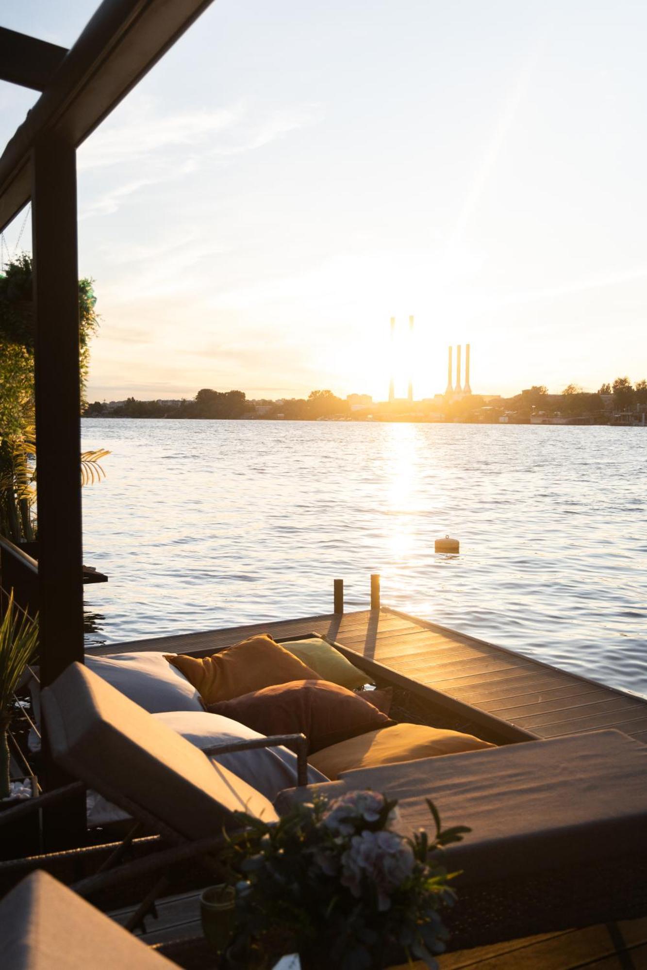 Ada Moment Splav- Kuca Na Reci Beograd- Floating House On Sava River ,Belgrado Buitenkant foto